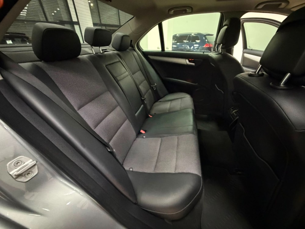 Mercedes-Benz C-Class C200 — foto 12